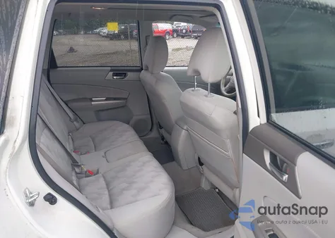 2010 Subaru Forester 2.5X Premium из США, поврежденный, VIN JF2SH6CC9AH703658